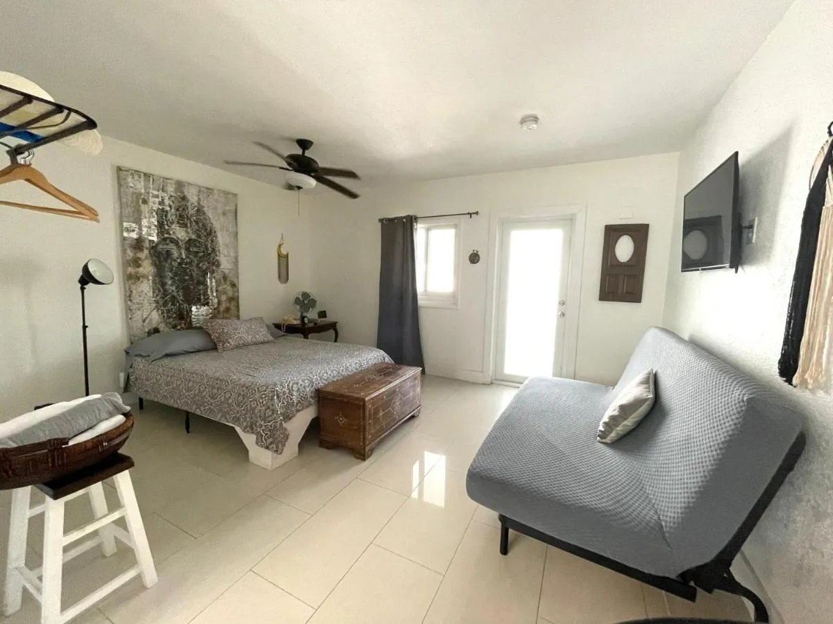 Image 6 of Private Studio blocks from Coconut Grove – 6C