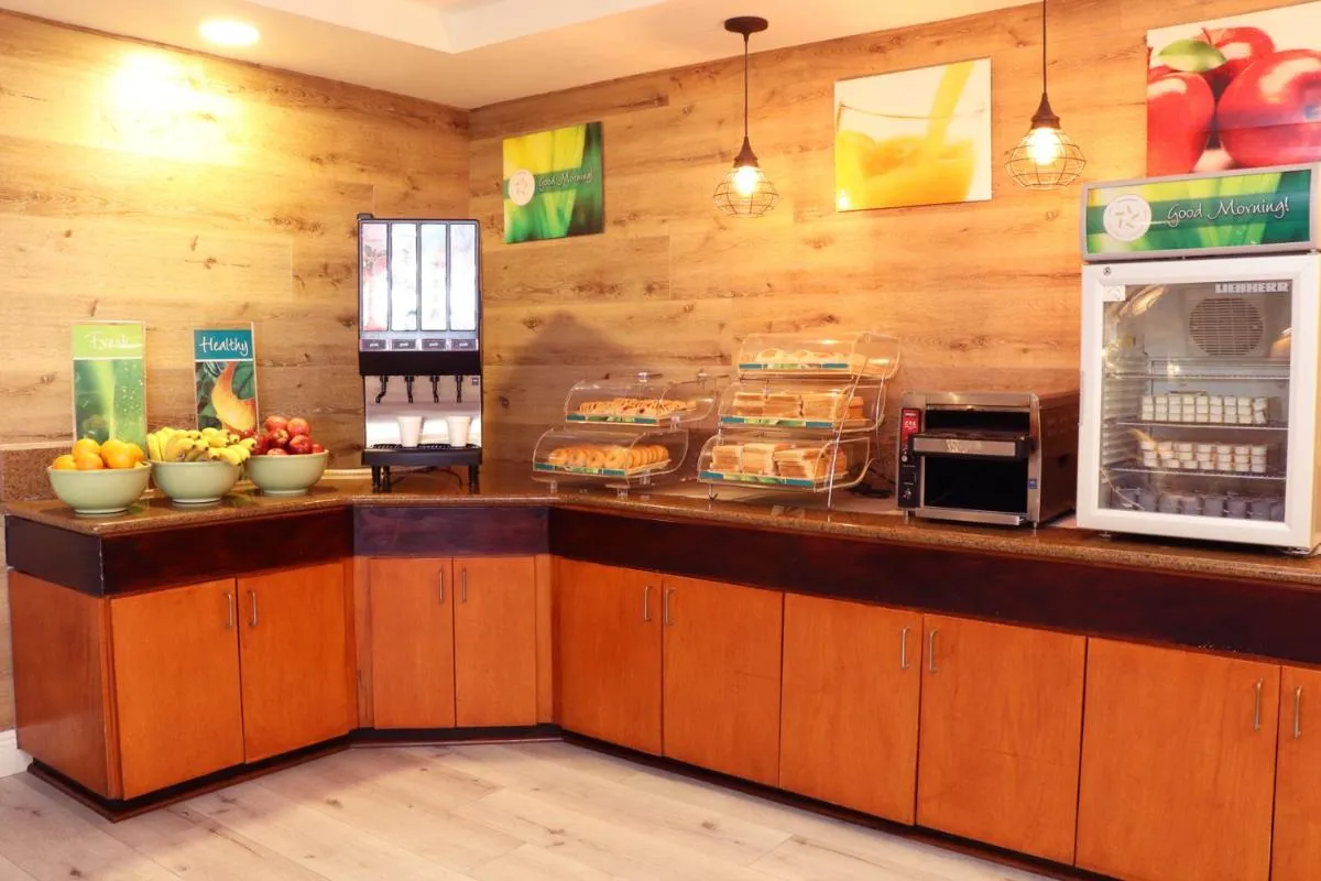 Image 4 of Quality Inn Miami Airport – Doral