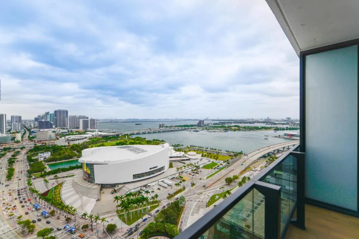 Image of Quiet Bayside Studio Overlooking the city