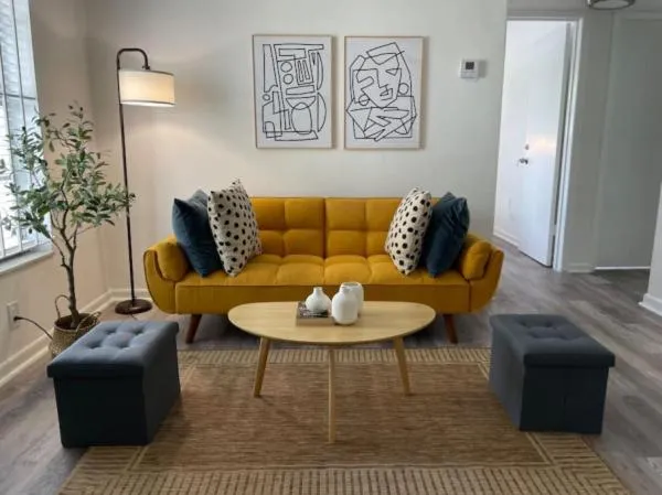 Image of Remodeled Little Havanna Apartments great location