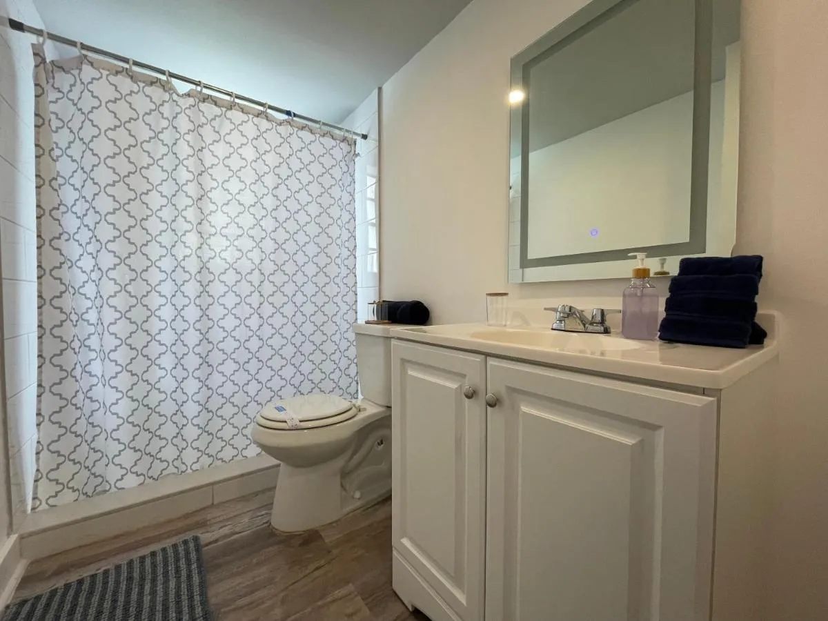 Image 2 of Remodeled Little Havanna Apartments great location