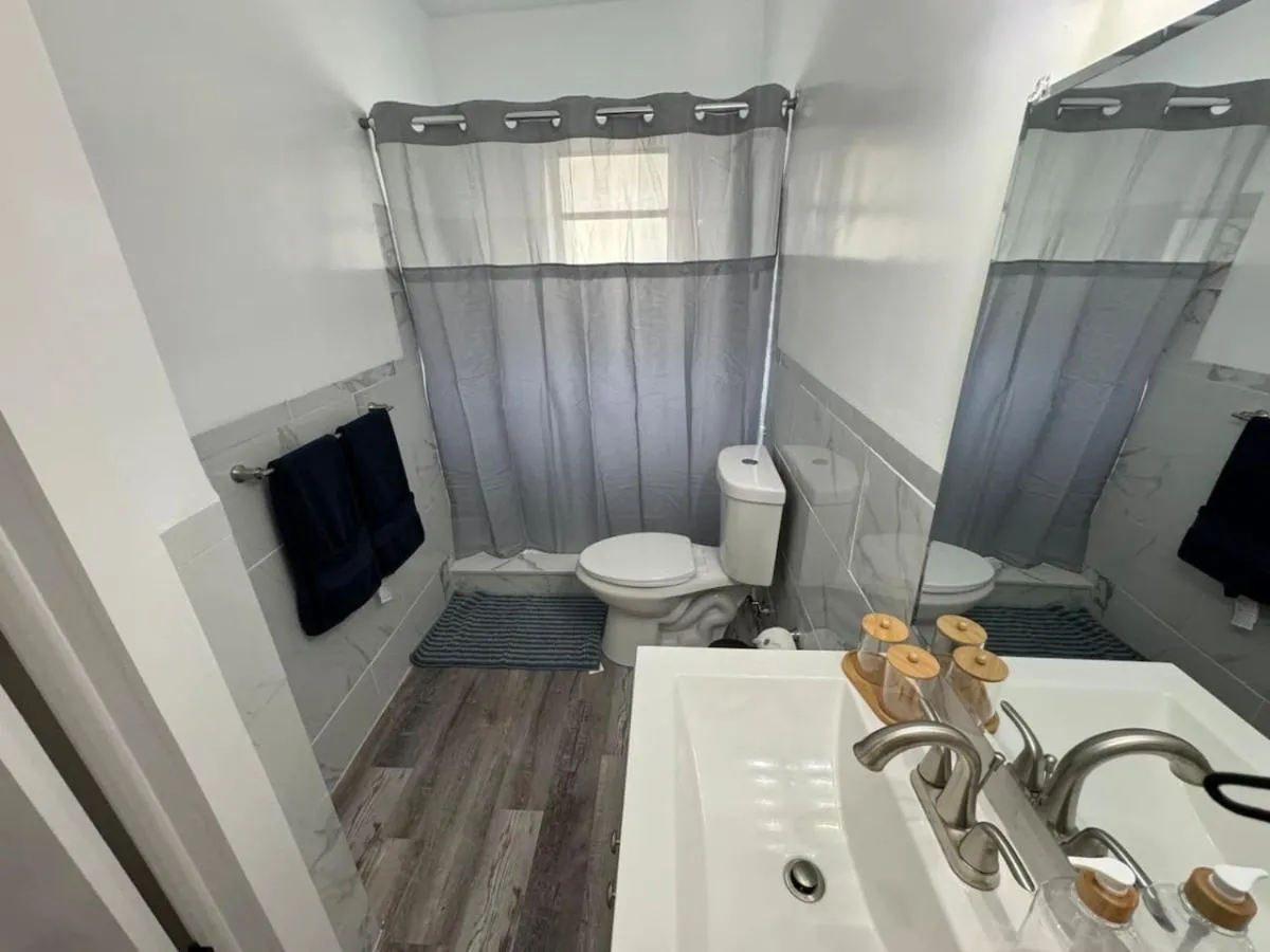Image 6 of Remodeled Little Havanna Apartments great location