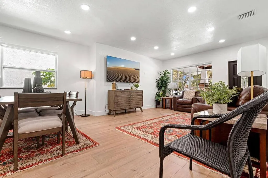 Image 4 of Renovated 3 Rooms House !