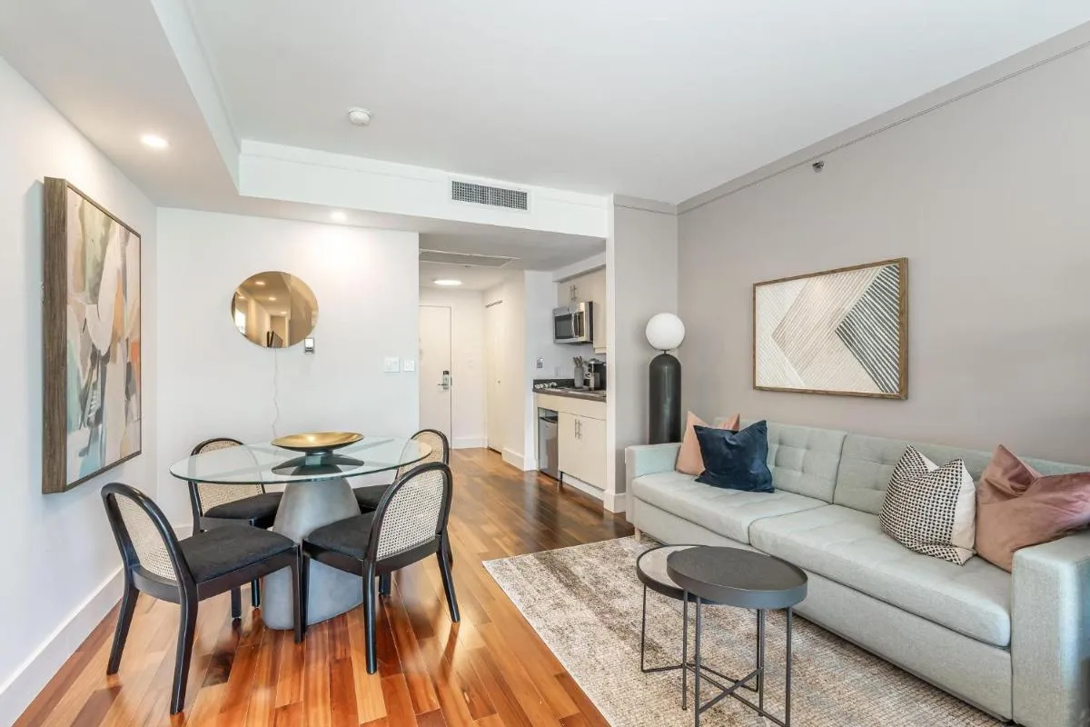 Image 5 of Renovated Coconut Grove Studio includes Parking