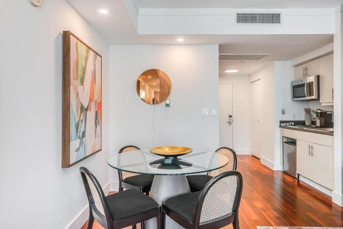 Image 6 of Renovated Coconut Grove Studio includes Parking
