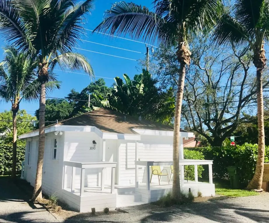 Image of Renovated Grove Bungalow -near Coconut Grove