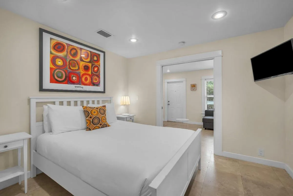 Image 1 of Renovated Grove Bungalow -near Coconut Grove