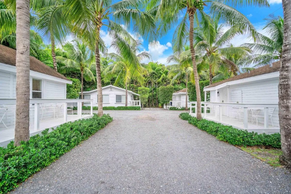 Image 5 of Renovated Grove Bungalow -near Coconut Grove