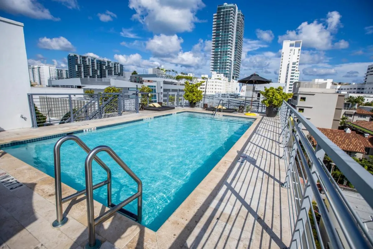 Image 2 of Riviera Suites
