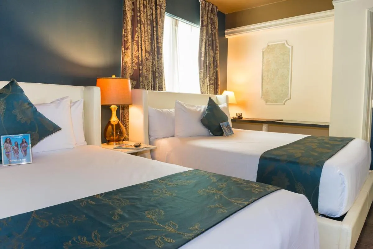 Image 6 of Riviera Suites