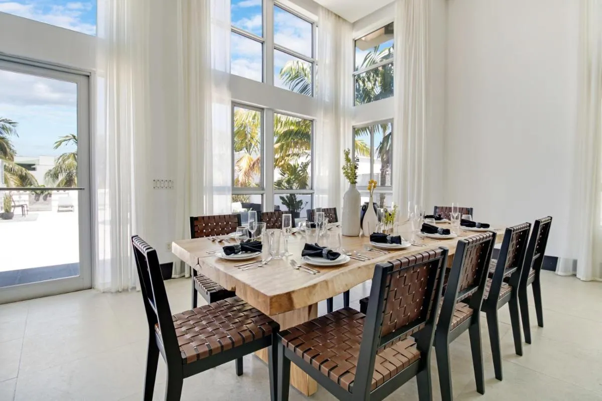 Image 2 of Roami at Collins Ave PH