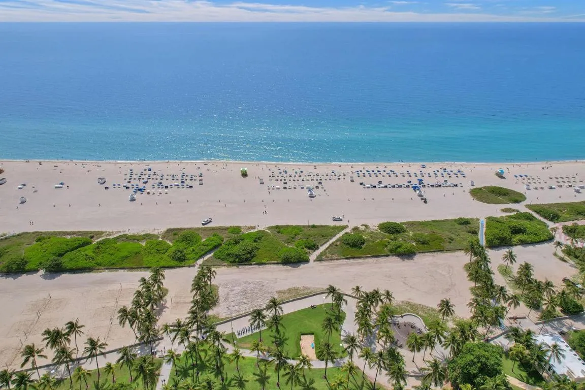 Image of SOBE MONARCH 2BEDROOM 2 BATH MODERN apt- WALK TO OCEAN DRIVE
