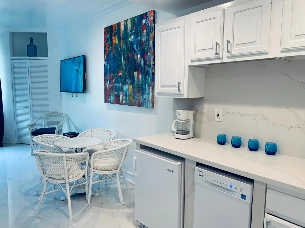 Image 3 of SOBE OCEAN VIEW OCEAN DR charming studio -316