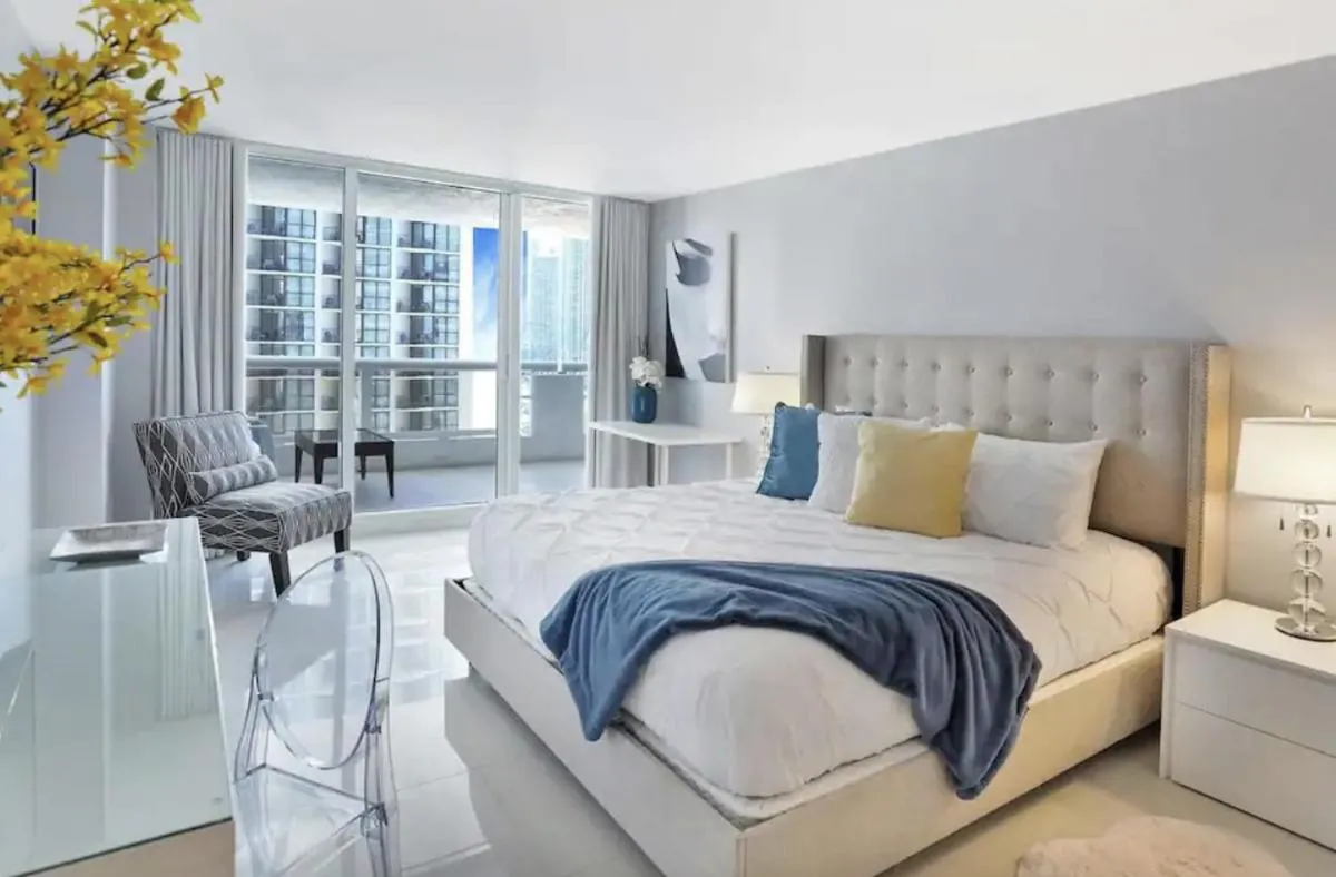 Image 1 of SeaDuced By Miami Skyline And Bay Views!