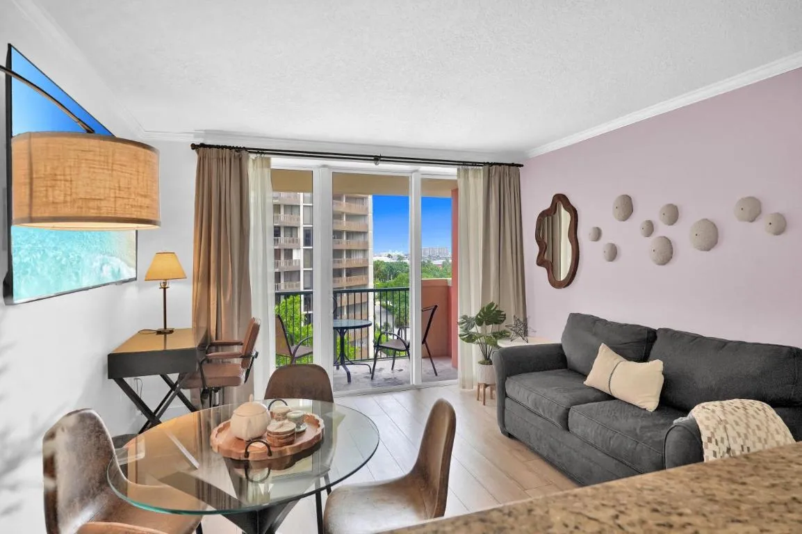 Image of Serene Cozy Retreat with Balcony Free Parking