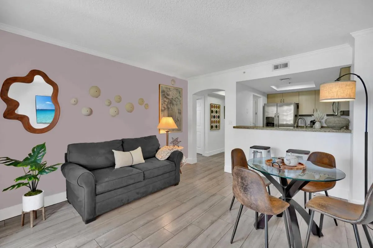 Image 2 of Serene Cozy Retreat with Balcony Free Parking