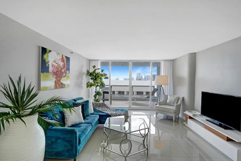 Image 5 of Sin City! Brand new and water view!