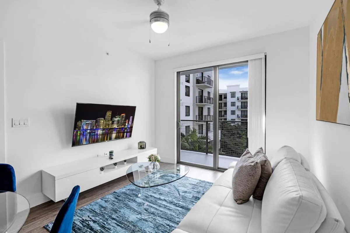 Image 2 of Sleek Doral Retreat 1 Bed Oasis With Free Parking