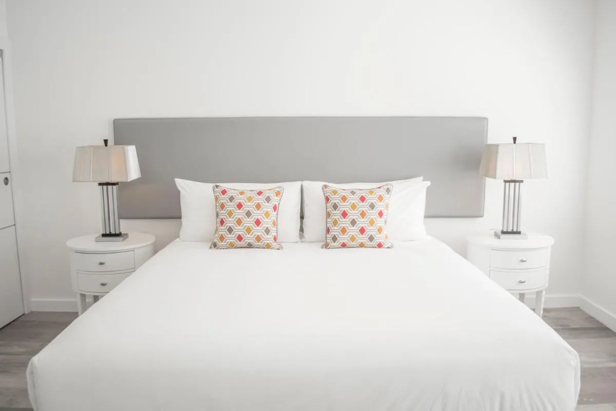 Image 1 of Sobe Lux