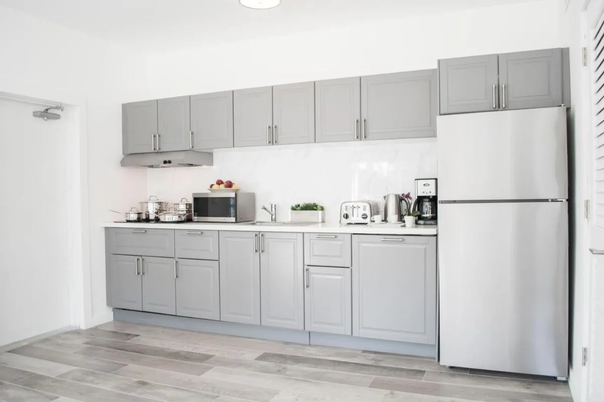 Image 3 of Sobe Lux