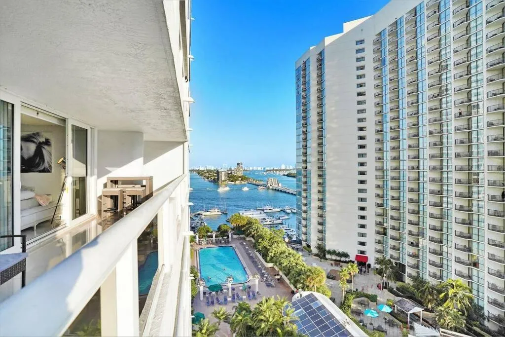Image 3 of Some Like It Hot! Miami Skyline & Water Views 4BR