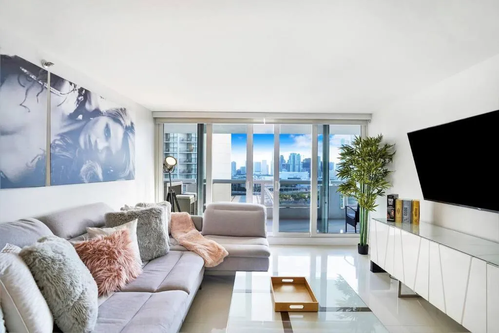Image of Some Like It Hot! Miami Skyline & Water Views 4BR