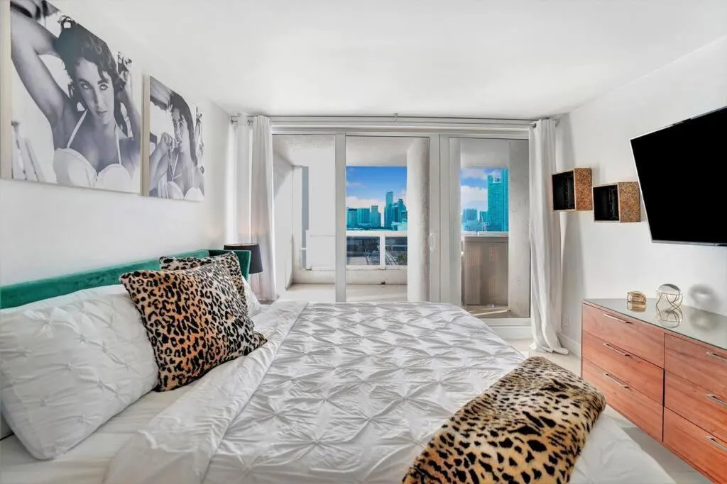 Image 1 of Some Like It Hot! Miami Skyline & Water Views 4BR