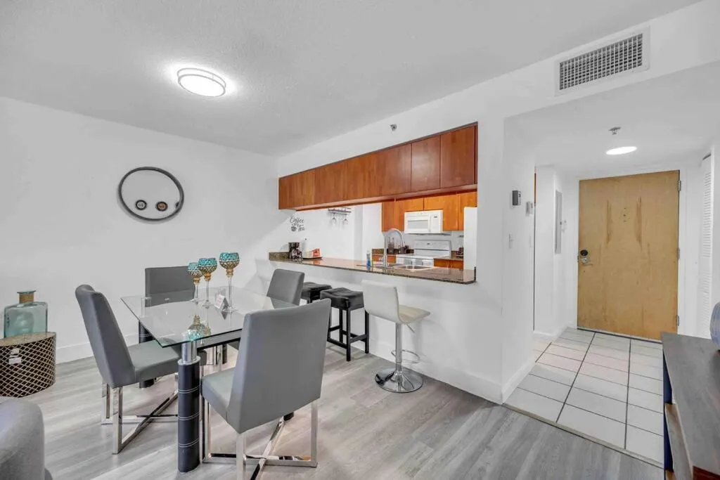 Image 4 of Spacious 1Bedroom Unit Brickell-Free Parking