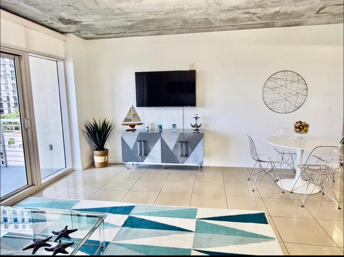 Image 5 of Spacious 2BD 2BTH at Midblock