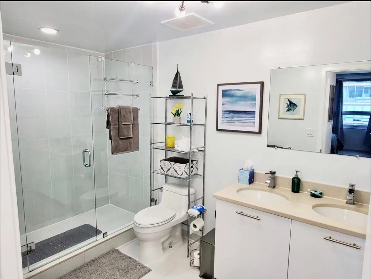Image 2 of Spacious 2BD 2BTH at Midblock