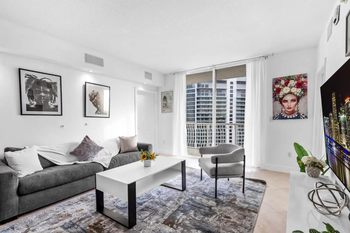 Image 1 of Spacious 2 Bed Unit in Brickell with Free Parking