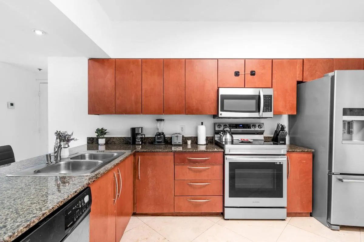 Image 6 of Spacious 2 Bed Unit in Brickell with Free Parking