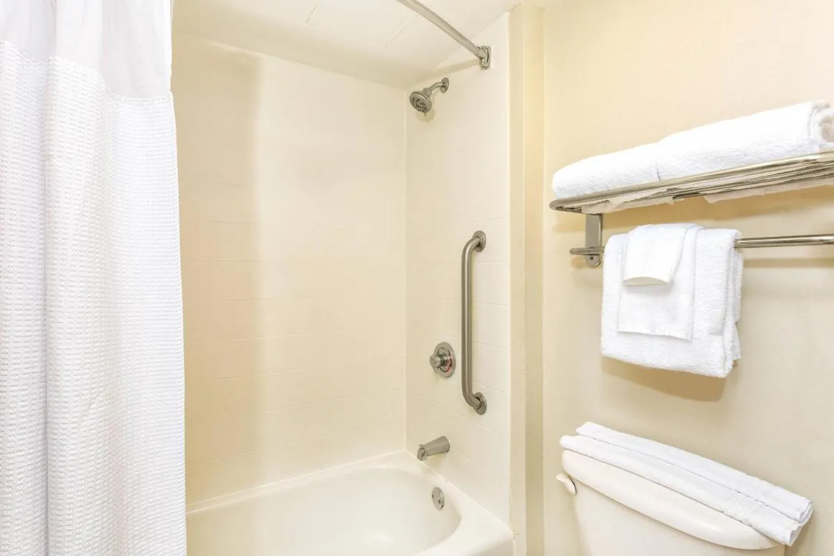 Image 2 of SpringHill Suites by Marriott Miami Airport South Blue Lagoon Area