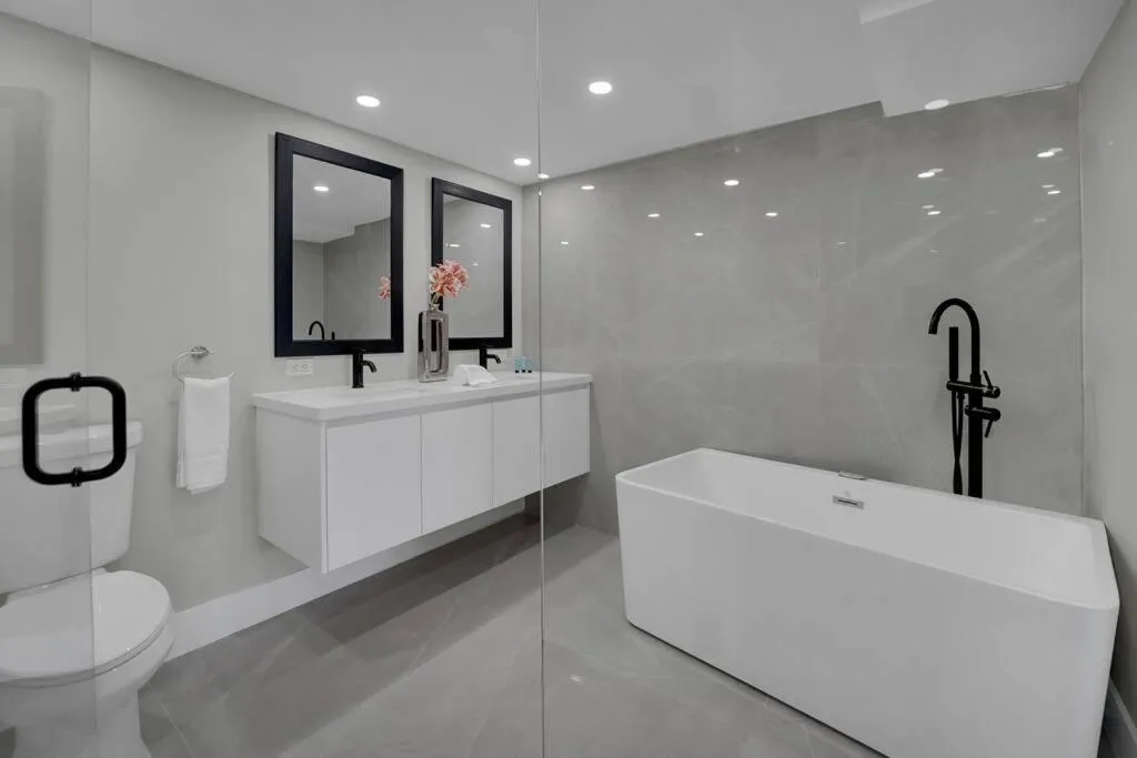 Image 2 of Star Dust! Heart of Miami Dream Stay! 4 BR