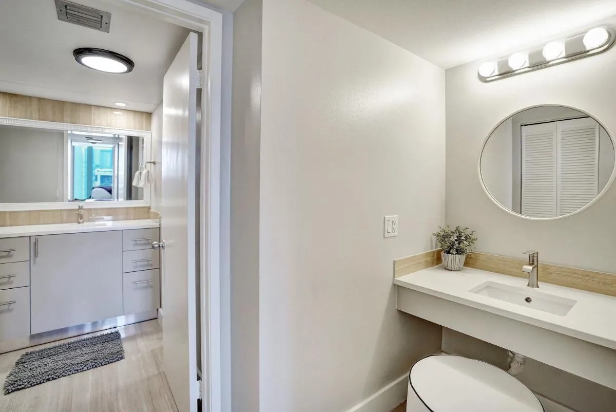 Image 2 of Stay in Love! Miami Skyline Views, Renovated