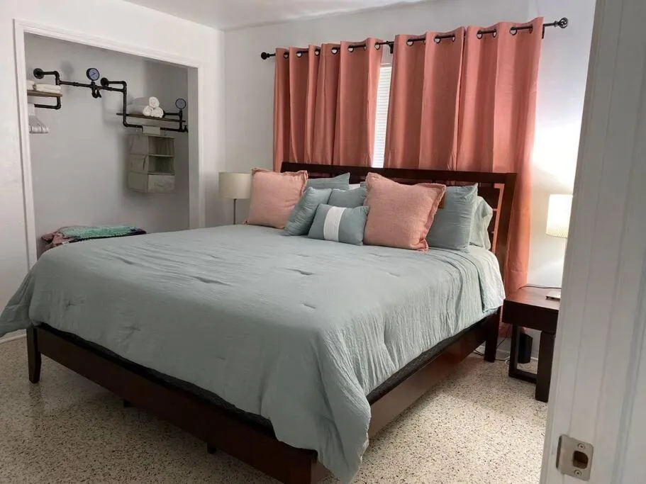 Image 1 of Stayover In Miami Home 2BR – 1BTH – free parking
