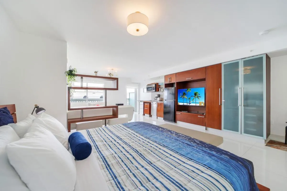 Image 3 of Strand Ocean Drive Suites