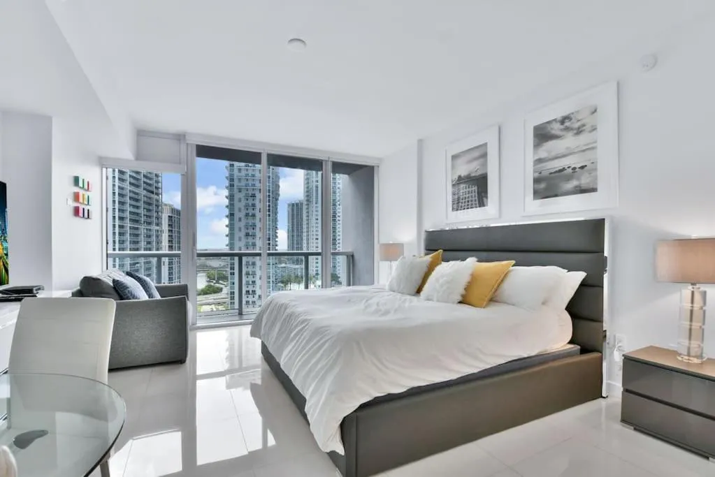 Image 1 of Studio at Icon Brickell Luxury Waterfront Building