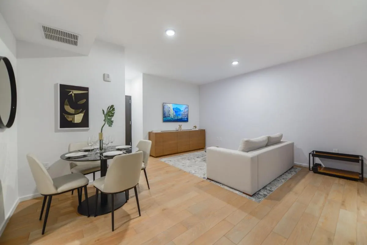 Image 1 of Studio with Bay Views Near to Bayfront Park