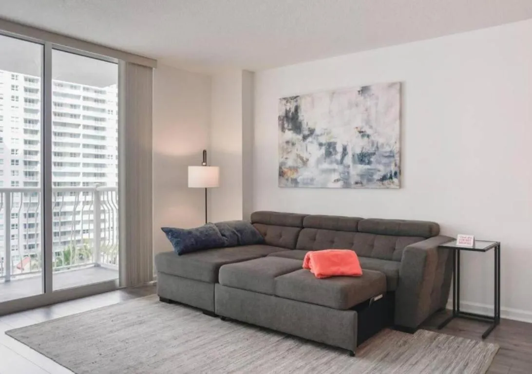 Image of Stunning 1/1 Condo @Brickell Free Parking/Pool
