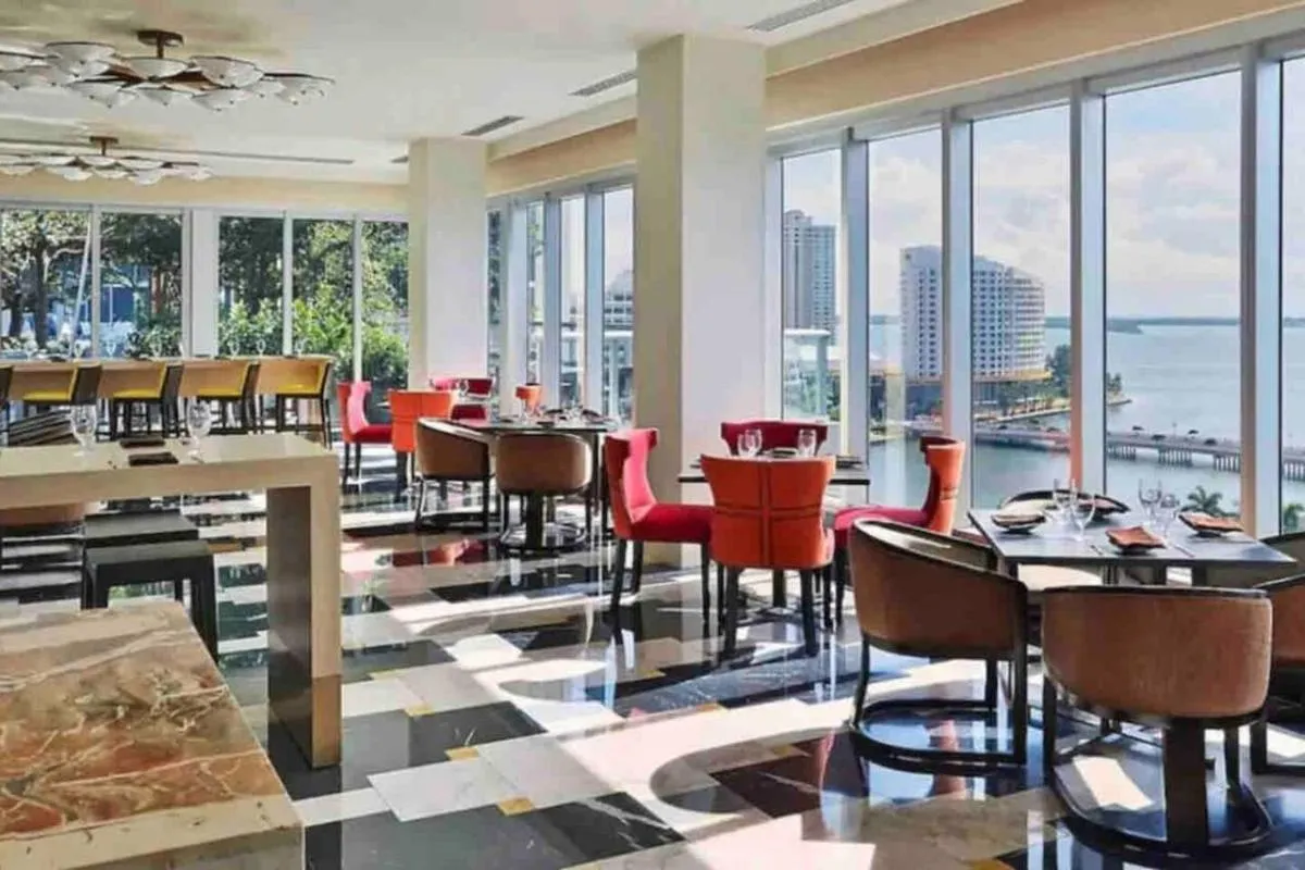 Image 4 of Stunning 1BR W Icon Condo -Waterviews-FreeSpa