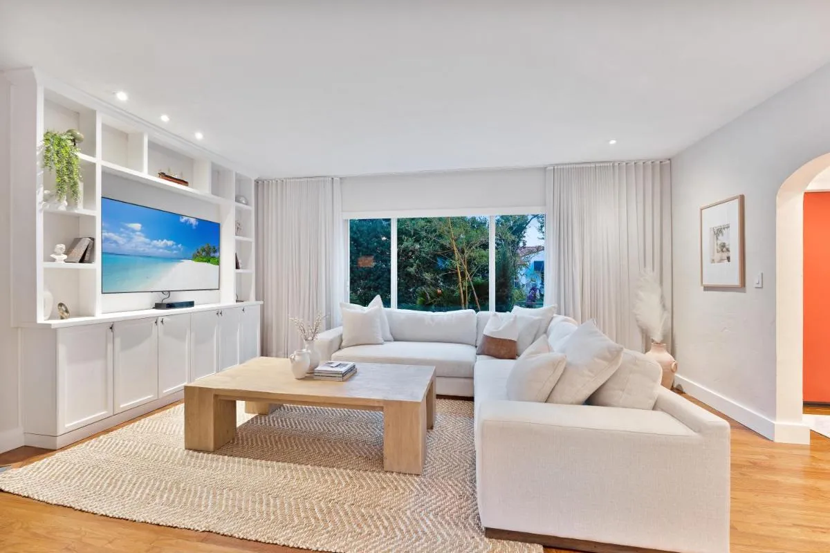 Image 4 of Stunning Historic Villa with Jacuzzi Heated Pool and Resort style Backyard