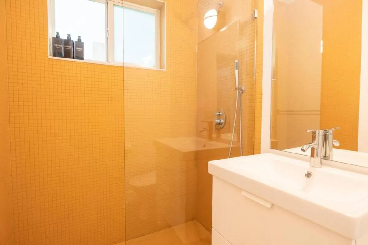 Image 2 of Stylish 2bed Apartment El Portal