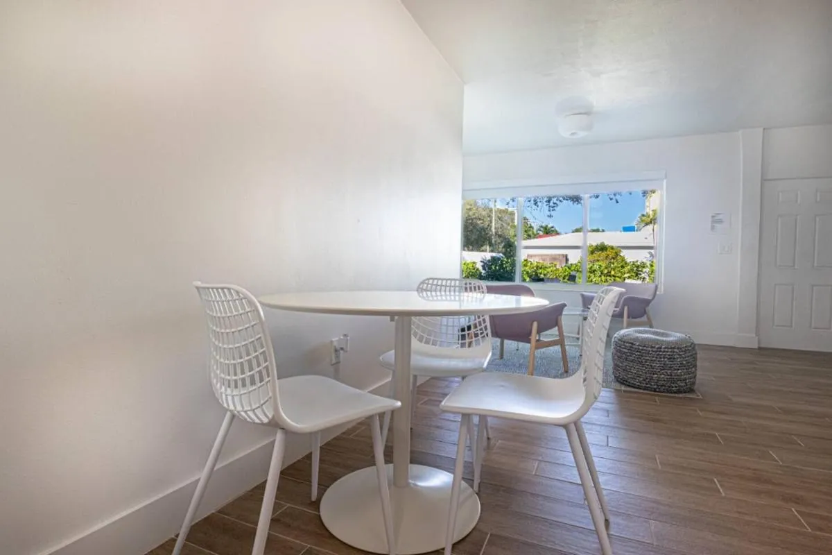 Image 3 of Stylish 2bed Apartment El Portal