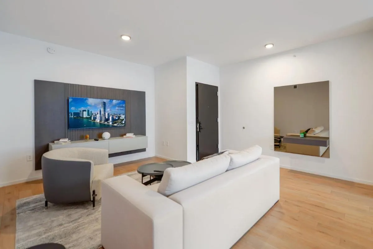 Image 2 of Stylish Condo near Bayside Park: Amazing Views Await