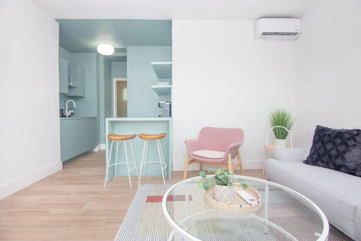 Image 3 of Stylish One Bedroom Apartment In El Portal #4