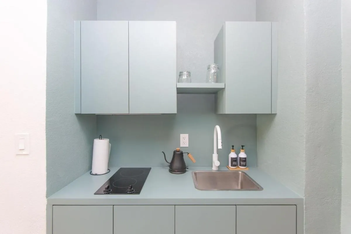 Image 2 of Stylish One Bedroom Apartment In El Portal #4