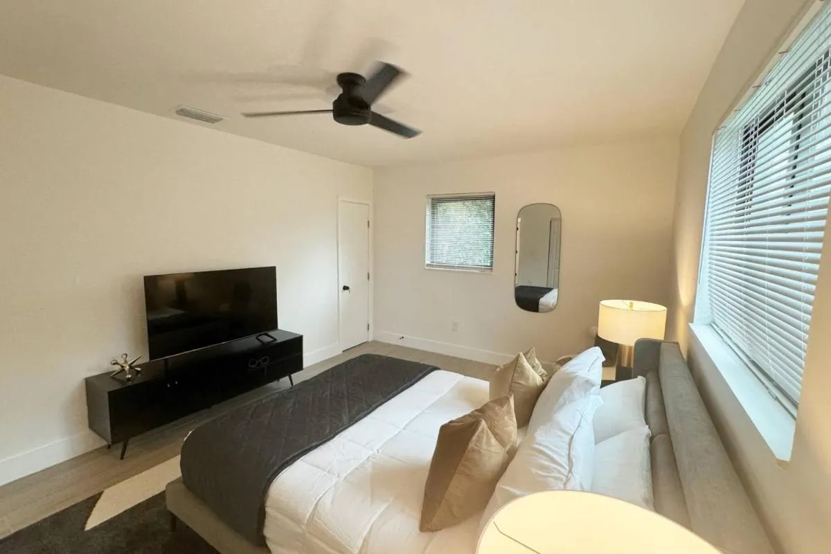 Image 4 of Stylish Serenity: Wynwood Oasis Retreat