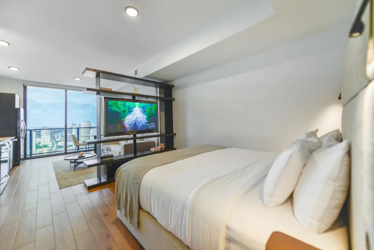 Image 3 of Stylish Studio with City View in Bayside