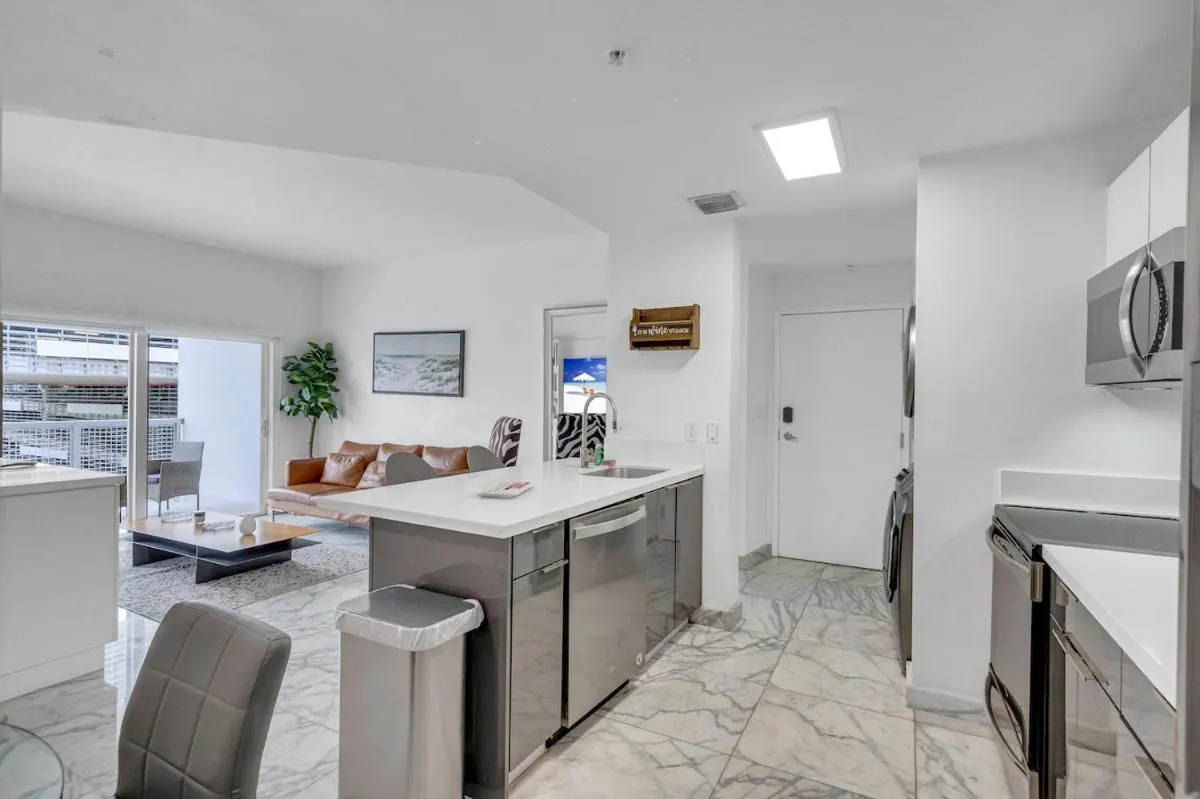 Image 4 of Subtle 2 Bed in Edgewater near Downtown With Free Parking